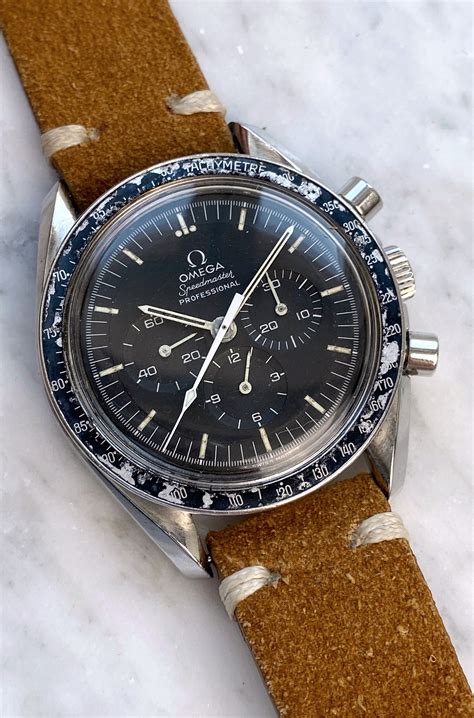 Vintage Omega Speedmaster 145022 1969 Moonwatch rare 220 bezel ...