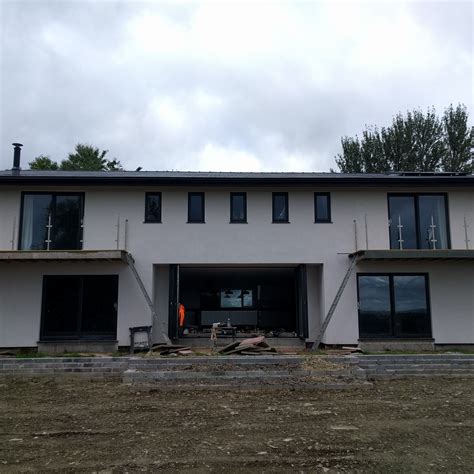 Floating Balcony – Mark Baylis