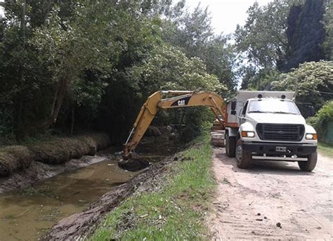 Limpieza integral y ampliación de cauces en canales en la zona de Los Talas