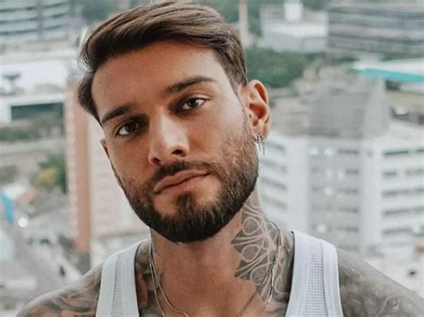 Lucas Lucco revela que namoro quase terminou após nude
