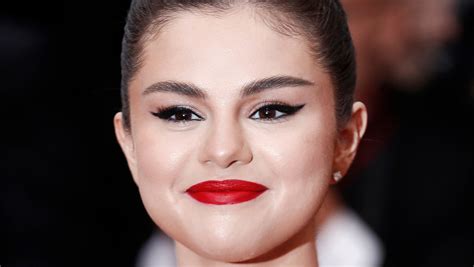 Selena Gomez Look Alike Makeup | Saubhaya Makeup