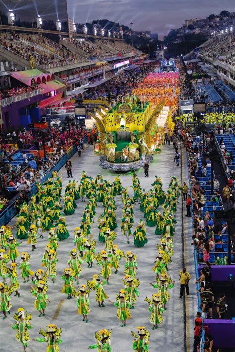 Carnaval Oito escolas fecham os desfiles da Série Ouro na Sapucaí