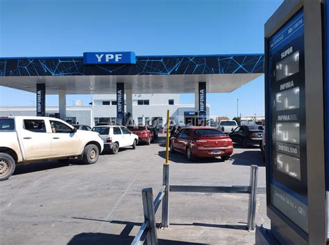 YPF aumentó un 30 la nafta y se sumó al alza de las otras petroleras