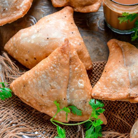 Best Homemade Punjabi Aloo Samosa Recipe