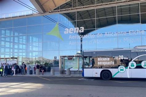 Cómo llegar al Aeropuerto de Alicante en Autobús Taxi Transfer o en Coche