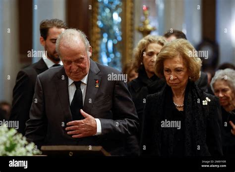 El Ex Rey Espa Ol Juan Carlos Y La Ex Reina Sof A Asisten Al Funeral