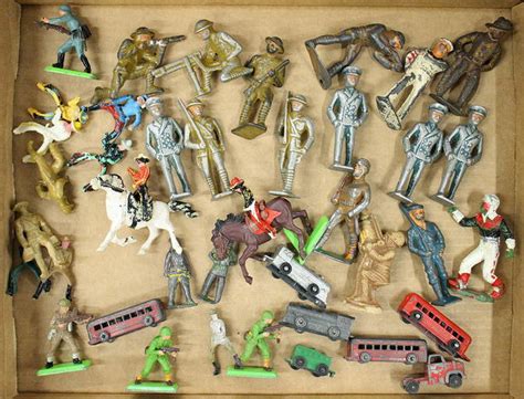 Vintage Tin & Lead Toy Soldiers, Indians & More