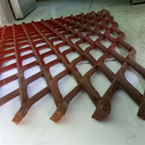 Diamond Shaped Expanded Metal Perforated Steel Screen Mesh Heavy Duty