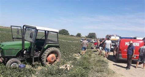 Microbuz Plin Cu Pasageri Accident Cu Un Tractor Se Intervine De Urgen