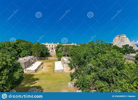 De Oeroude Burgemeestaanse Stad Uxmal In Yucatan Mexico Stock