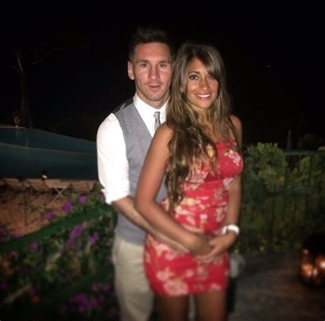 Antonella Roccuzzo Joven Lionel Messi Y Antonella Roccuzzo Se Casan