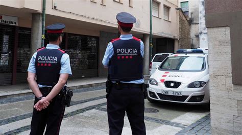 Los Mossos Activan Medidas Preventivas Ante La Cadena De Cartas Con