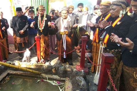 Melihat Tradisi Ruwat Sengkolo Bumi Projo Di Umbul Square