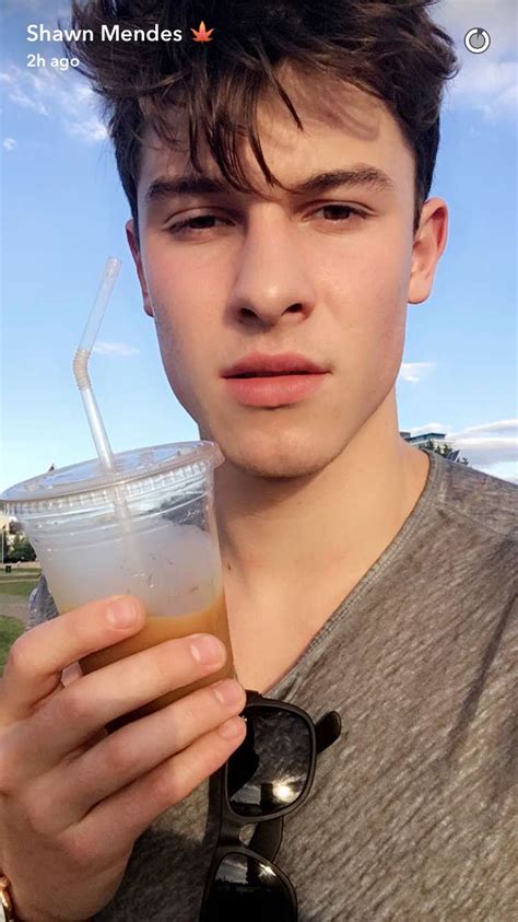 On Snapchatthis Guy Nails It Everywhere In Every Pose Shawn Mendes