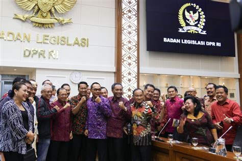 Dasar Hukum Dpr Dalam Membentuk Undang Undang Hukum 101