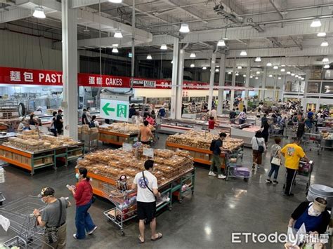 悶不住！內湖好市多周末湧人潮 業者：賣場、停車場均控管上限 Ettoday生活新聞 Ettoday新聞雲