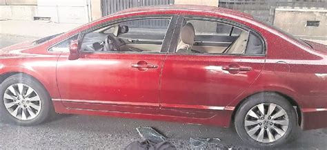 Ejecutan a hombre de tres balazos junto a su automóvil en la alcaldía