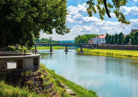 Lais Puzzle Ufer Des Flusses Uzh Wundersch Ne Stadtlandschaft Im