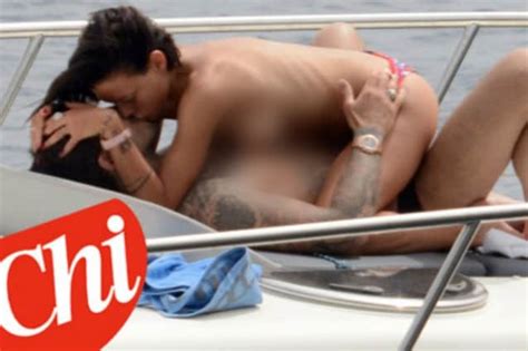 Fabrizio Corona E Silvia Provvedi Infiammano Capri Tra Abbracci Hot E