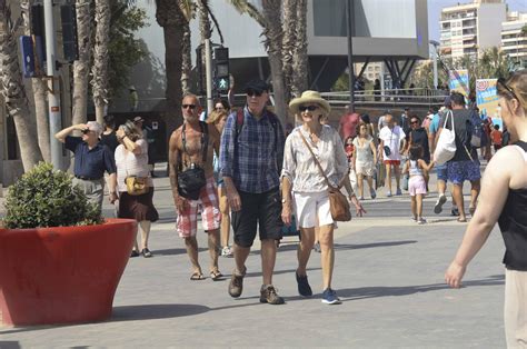 Los Cruceristas Se Quejan De Las Obras En El Centro Y Las Colas Al Sol