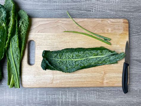 How To Cut Kale For Salad