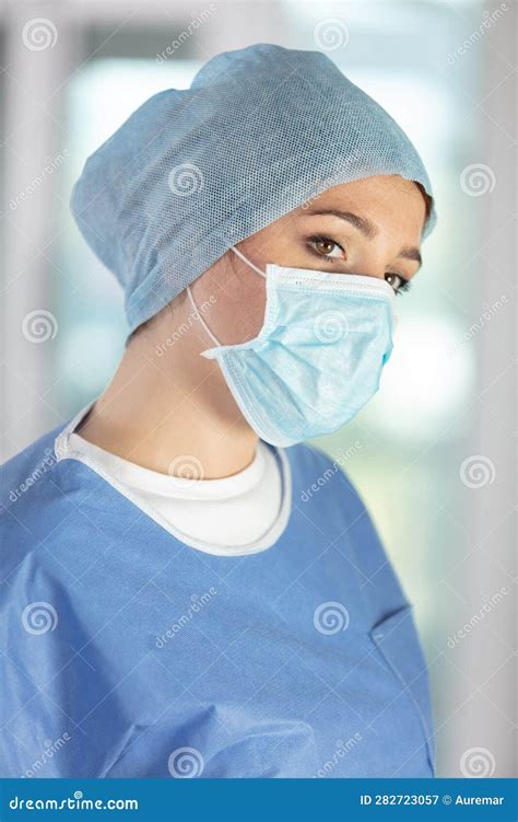 Portrait Female Surgeon Wearing Mask Stock Image - Image of medical ...