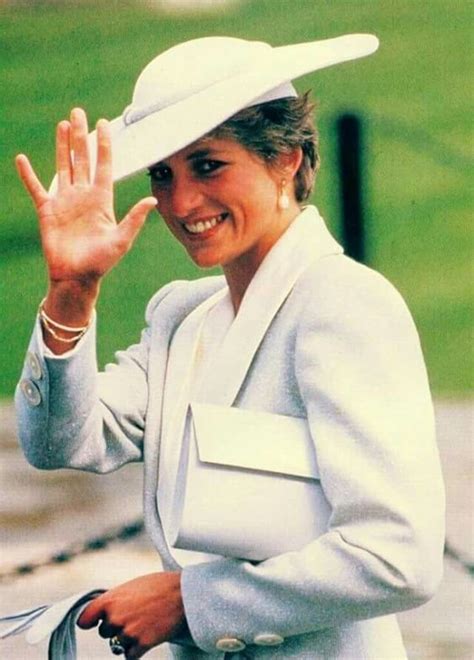 April 19 1991 Princess Diana Attends The Enthronement Of Right