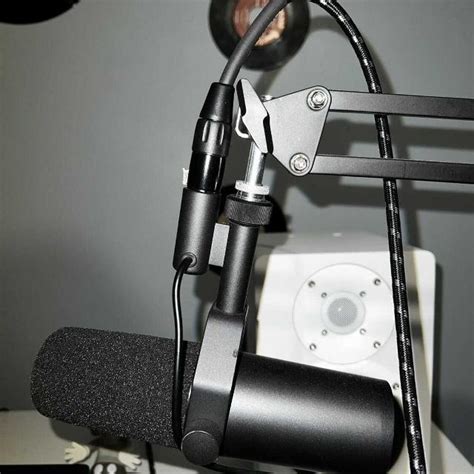 Best Shure Sm7b Vocal Dynamic Microphone + Mic Stand And Cables for ...