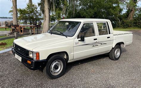 102522 – 1986 Toyota Hilux quad-cab diesel – 1 | Barn Finds