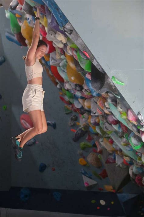 Escalada Indoor Ganha Espaço Em Sp Conheça O Esporte E Seus Benefícios