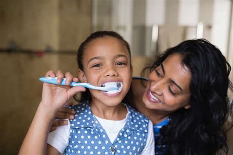 Cómo Inculcar A Tus Hijos La Importancia De Cuidar Su Salud Dental