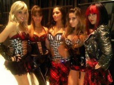 Hot Sexy Rino Nakasone Razalan Bikini Pics