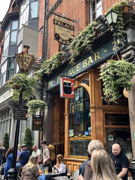 Weirdo Guide To Dublin Pubs The Palace Bar Weirdo Guide To Dublin Pubs