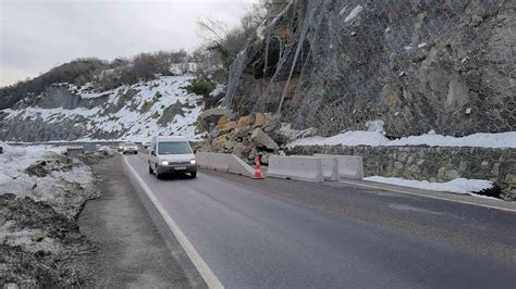 Meydana gelen heyelan sonrası yol trafiğe açıldı Zonguldak Haberleri