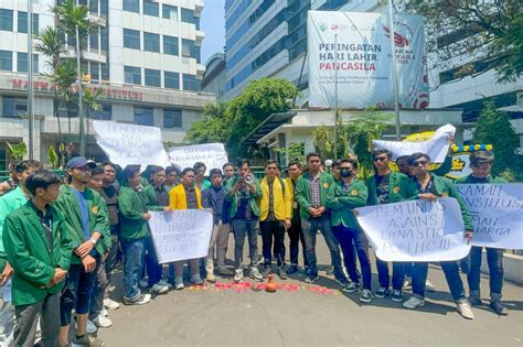 Bem Surabaya Protes Keras Putusan Mk Dan Politik Dinasti Jokowi