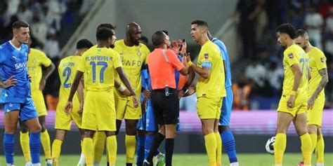 موعد مباراة الهلال والنصر في روشن السعودي شوف من معلق اليوم عرب فايف