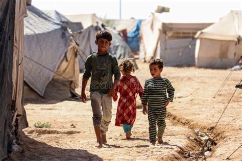 Le Camp Pour Des Enfants De Réfugié De Donbass Photo éditorial Image