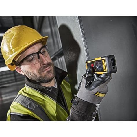 DeWalt DW033 30m Laser Distance Measure Batteries Included