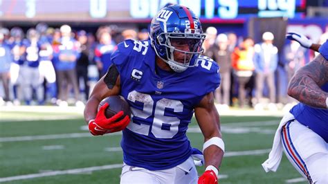 Saquon Barkley signs adjusted franchise tag, joins Giants - ABC7 New York