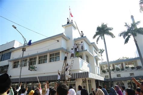 Insiden Hotel Yamato Aksi Legendaris Perobekan Bendera Belanda