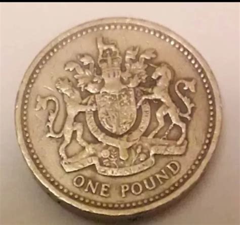 1983 ONE POUND Coin Error Upside Down Rim Queen Elizabeth II Rare 28