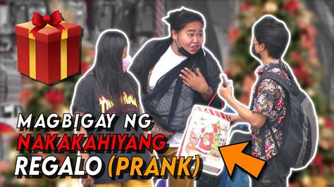 MAGREGALO NG NAPKIN SA STRANGERS CHRISTMAS PUBLIC PRANK EDITION YouTube