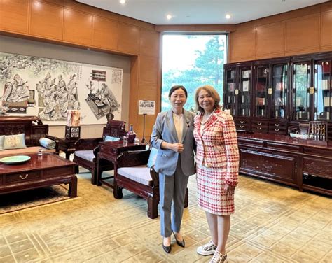 Minister Xu Xueyuan Met With New President Of California State