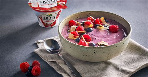 Best Smoothie Bowl Toppings Arla Uk