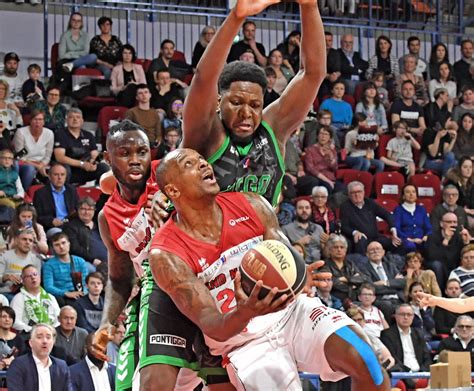 Basket Ball Pro B Marcellus Sommerville SLUC Nancy Retrouver