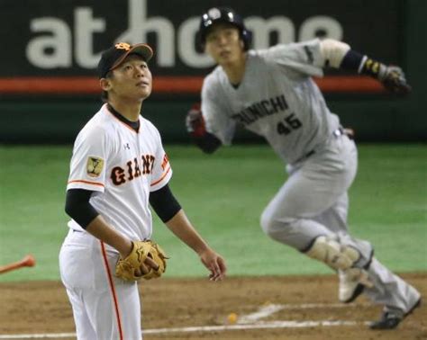 ＜巨・中＞5回1死一塁、杉山に先制2ランを浴びる田口（左） ― スポニチ Sponichi Annex 野球