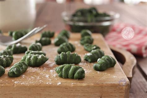 Gnocchi Di Spinaci Ricetta Facile Senza Patate Nell Impasto