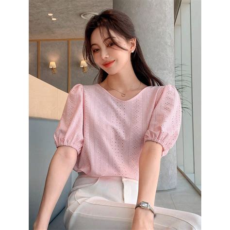 Lovito Women Boho Plain Eyelet Embroidery Puff Sleeve T Shirt L89MD082