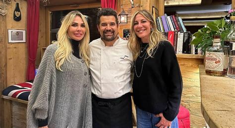 Ilary Blasi A Cena Con Francesca Fagnani La Foto Fa Sognare