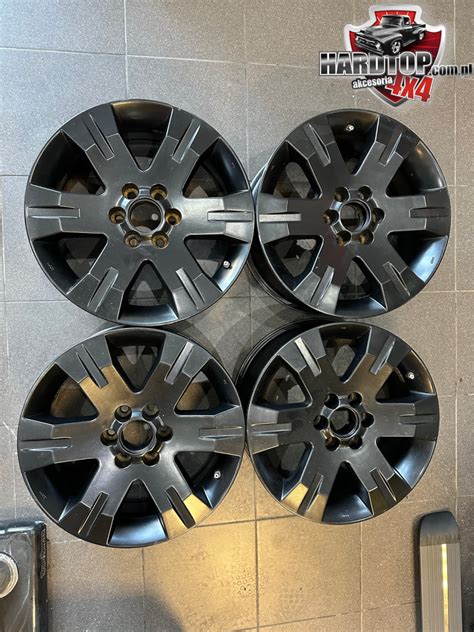 Felgi Nissan Navara D40 Oryginalne 6x114 30 17